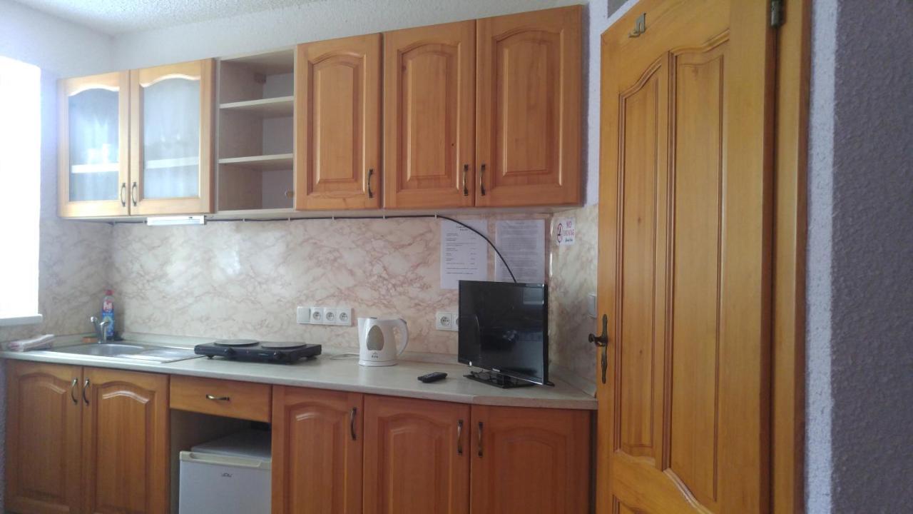 Penzion Apartmany Becov Bečov nad Teplou エクステリア 写真