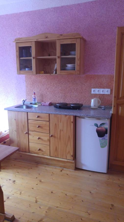 Penzion Apartmany Becov Bečov nad Teplou エクステリア 写真