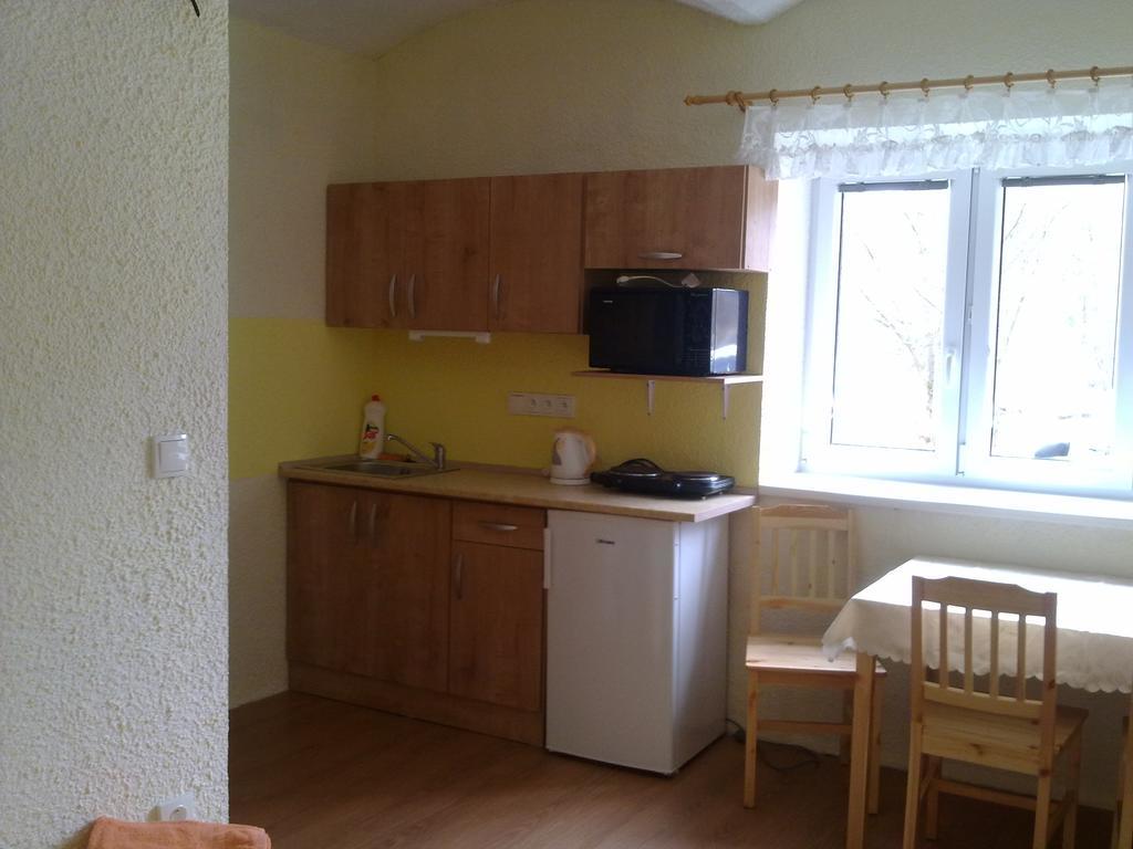 Penzion Apartmany Becov Bečov nad Teplou エクステリア 写真